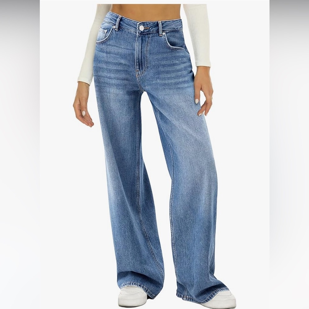 NWOT Wide-Leg Jeans